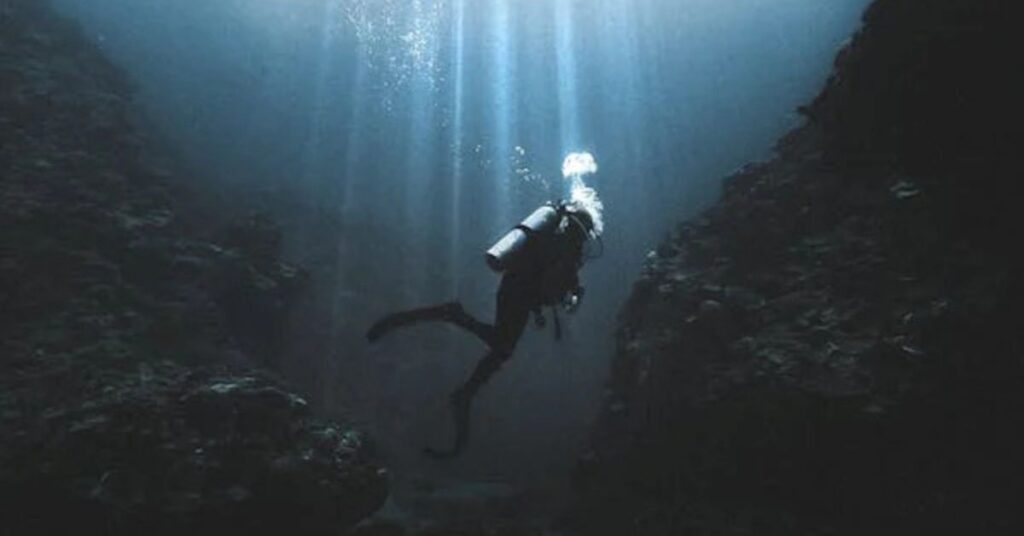 How to Stay Calm While Scuba Diving