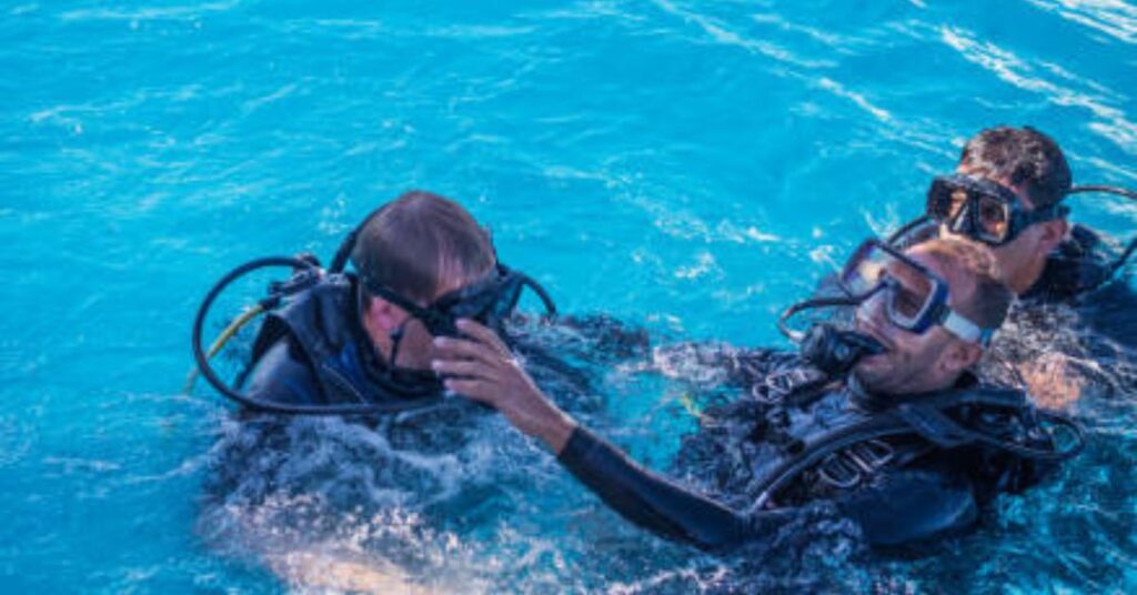 Pros and Cons of Being a Scuba Diving Instructor
